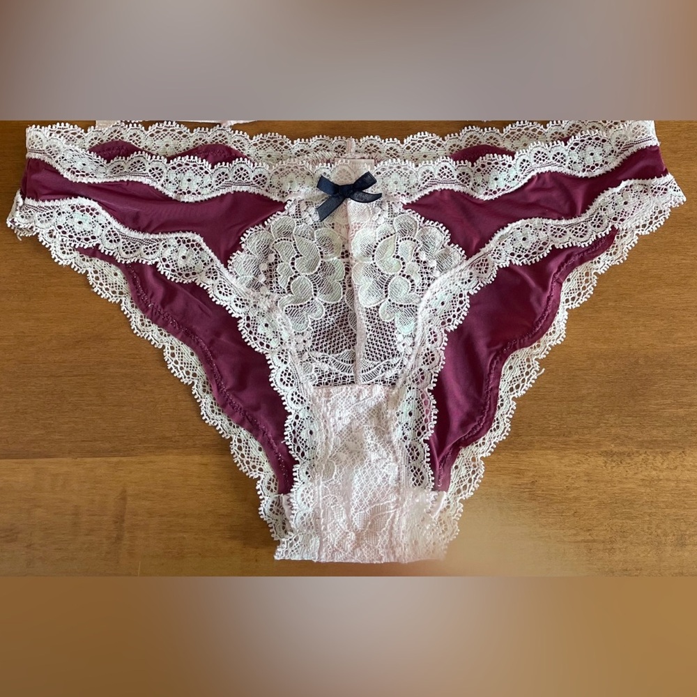 Victoria’s Secret Dream Angels Cheekini Panty